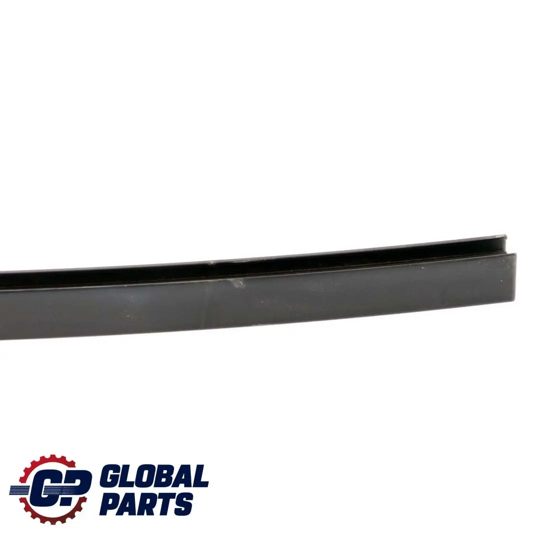 BMW E46 Berlina Ventana Guia Web Cubierta Derecha Trasera Negro - SKU 8160974 - Número de pieza 8160974