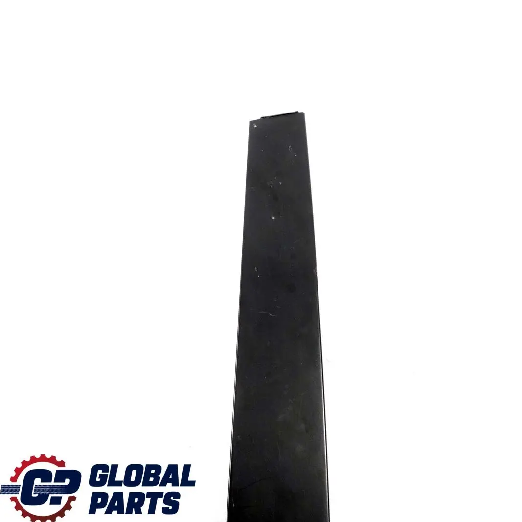 Finitura Finestrino Anteriore Sinistro Pilastro A Nero per BMW E36 Berlina con numero di parte 8173383 BMW E36 Berlina Finitura Finestrino Anteriore Sinistro Pilastro A Nero - SKU 8173383 - Numero di parte 8173383