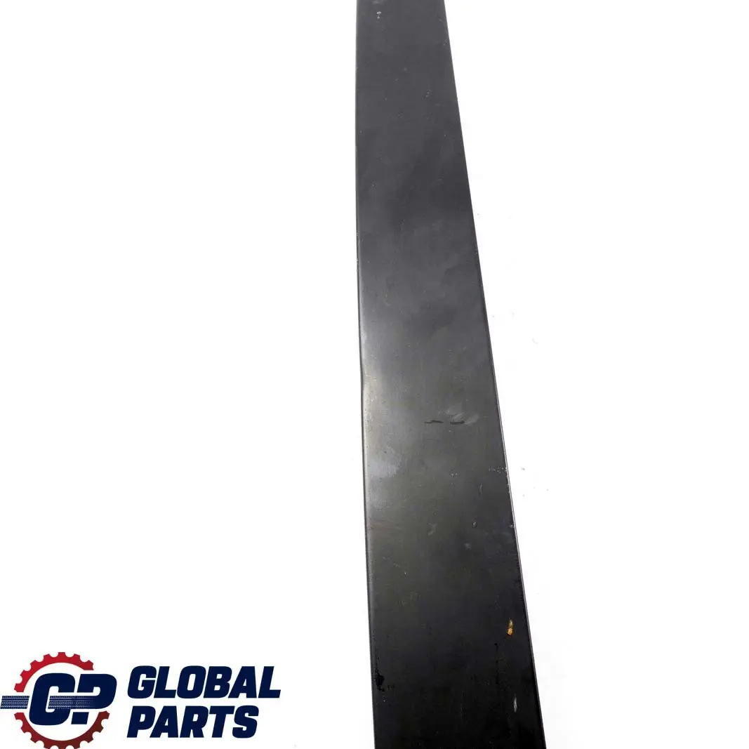 BMW E36 Berlina Delantero Derecho O / S Ventana Acabado Trim B-Pilar Negro - SKU 8173384 - Número de pieza 8173384