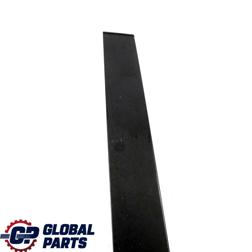 BMW E36 Berlina Trasera Derecha O / S Ventana Acabado Trim B-Pillar Negro - SKU 8173386 - Número de pieza 8173386