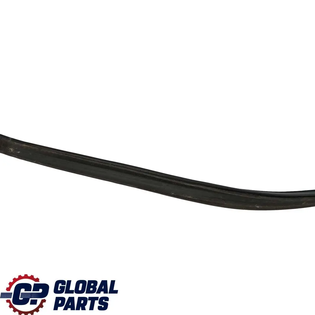 Uszczelka drzwi prawa prawy przód do BMW E36 Sedan o numerze 8174758 BMW E36 Sedan Uszczelka drzwi prawa prawy przód - SKU 8174758 - Numer Części 8174758