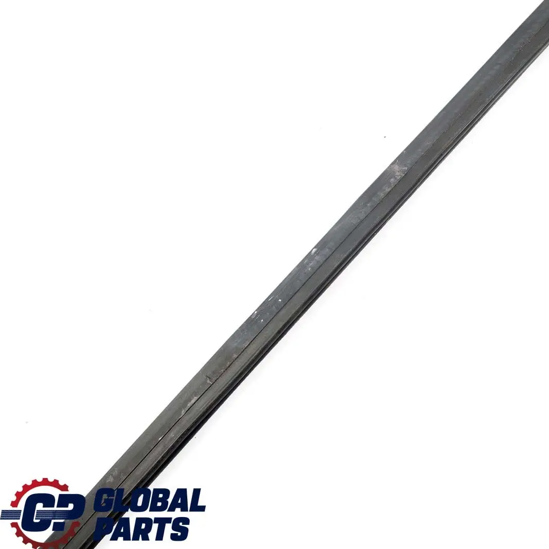 Listwa szyby prawy przód do BMW E36 Sedan Kombi o numerze 8174764 BMW E36 Sedan Kombi Listwa szyby prawy przód - SKU 8174764 - Numer Części 8174764