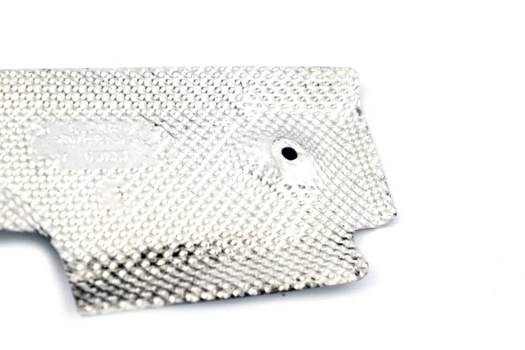 Lamiera Protezione Calore Cuscinetto di Motore Isolamento per BMW E46 con numero di parte 8177000 BMW E46 Lamiera Protezione Calore Cuscinetto di Motore Isolamento - SKU 8177000 - Numero di parte 8177000