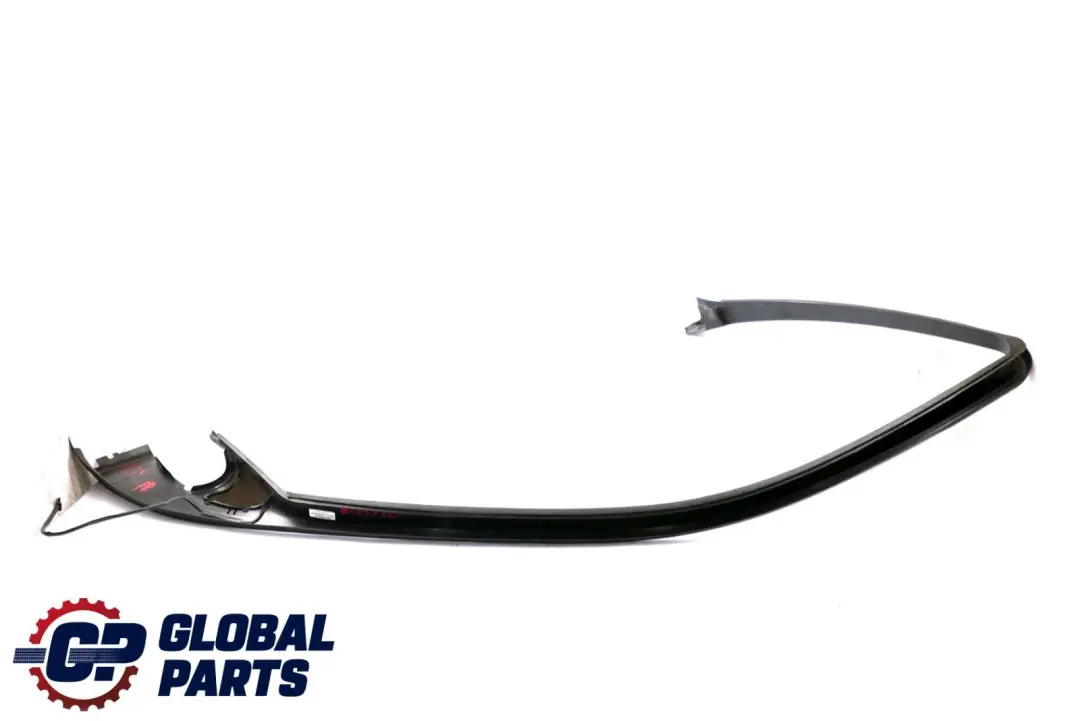 Cornice Per Finestrino Anteriore Destro Nera per BMW E39 con numero di parte 8183732 BMW E39 Cornice Per Finestrino Anteriore Destro Nera - SKU 8183732 - Numero di parte 8183732