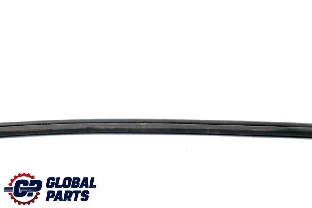 Lateral Engine Hood Sealing Bonnet to BMW 5 Series E39 with Part number 8184153 BMW 5 Series E39 Lateral Engine Hood Sealing Bonnet - SKU 8184153 - Part number 8184153