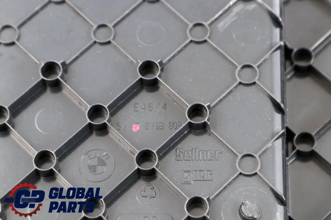 Coperchio Batteria Bagagliaio per BMW E46 con numero di parte 8193803 BMW E46 Coperchio Batteria Bagagliaio - SKU 8193803 - Numero di parte 8193803