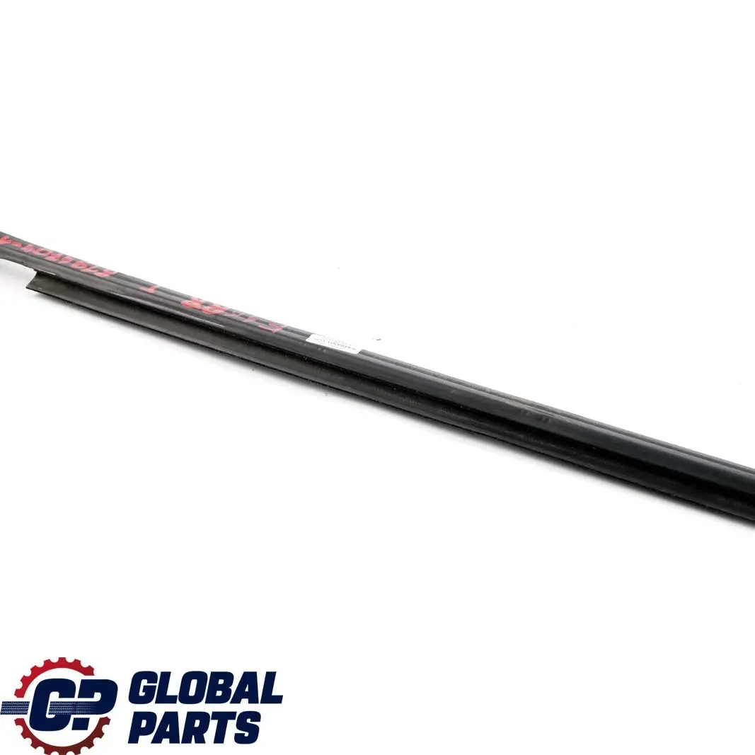 Coprire Canale Interno Finestra Posteriore Destra per BMW E46 con numero di parte 8194704 BMW E46 Coprire Canale Interno Finestra Posteriore Destra - SKU 8194704-1 - Numero di parte 8194704