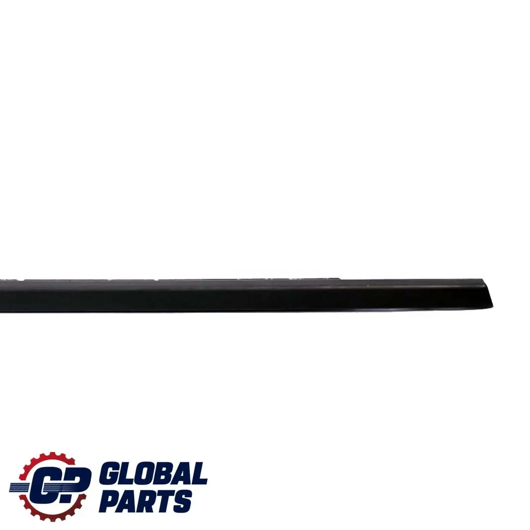 Plaque D'egout Exterieur Droite Joint de Porte Arriere pour BMW E46 à propos du numéro de pièce 8194710 BMW E46 Plaque D'egout Exterieur Droite Joint de Porte Arriere - SKU 8194710 - Numéro de pièce 8194710