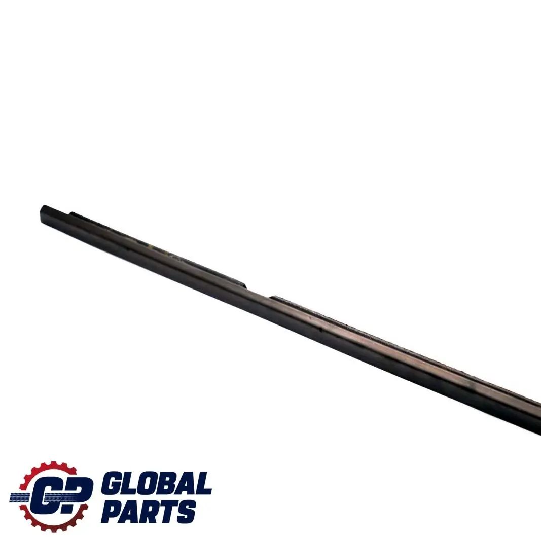 Chiusino Esterno Destra Portiera Posteriore Nero per BMW E46 Touring con numero di parte 8194772 BMW E46 Touring Chiusino Esterno Destra Portiera Posteriore Nero - SKU 8194772 - Numero di parte 8194772