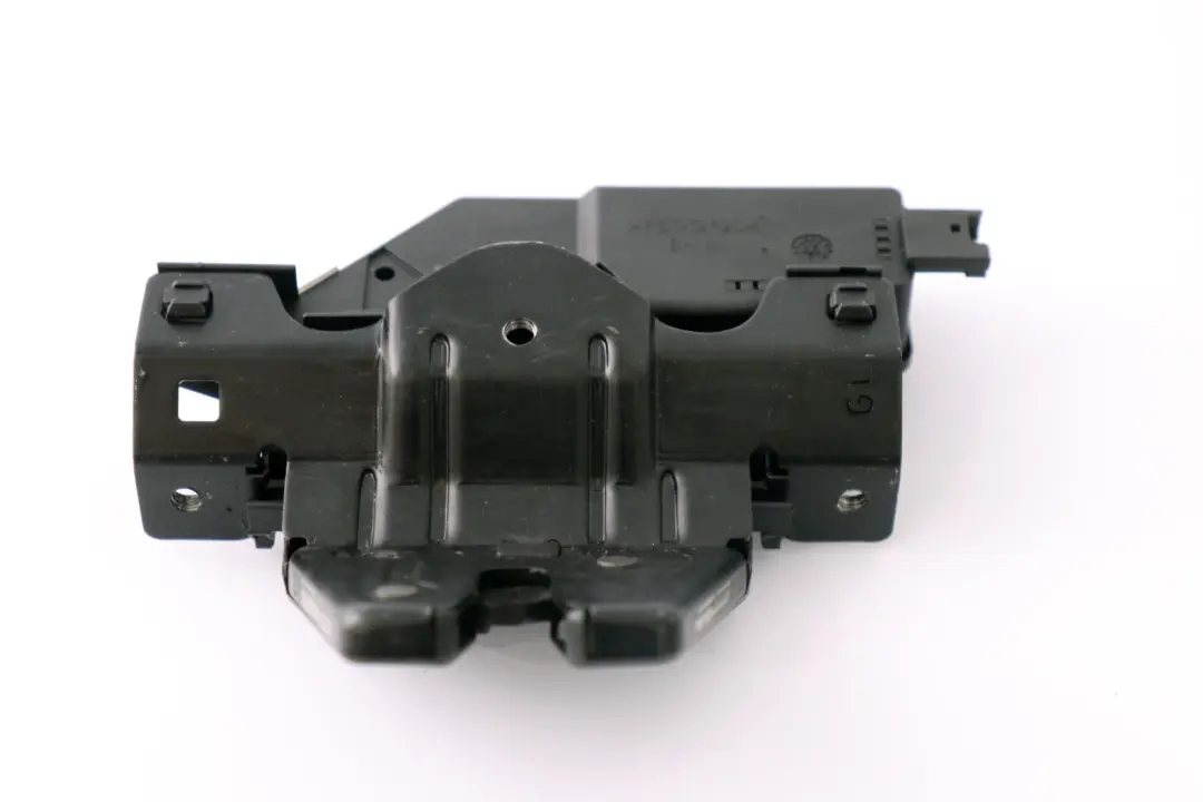 Zamek Klapy Bagażnika do BMW E60 E81 E87 E85 E86 E90 o numerze 8196401 BMW E60 E81 E87 E85 E86 E90 Zamek Klapy Bagażnika - SKU 8196401 - Numer Części 8196401