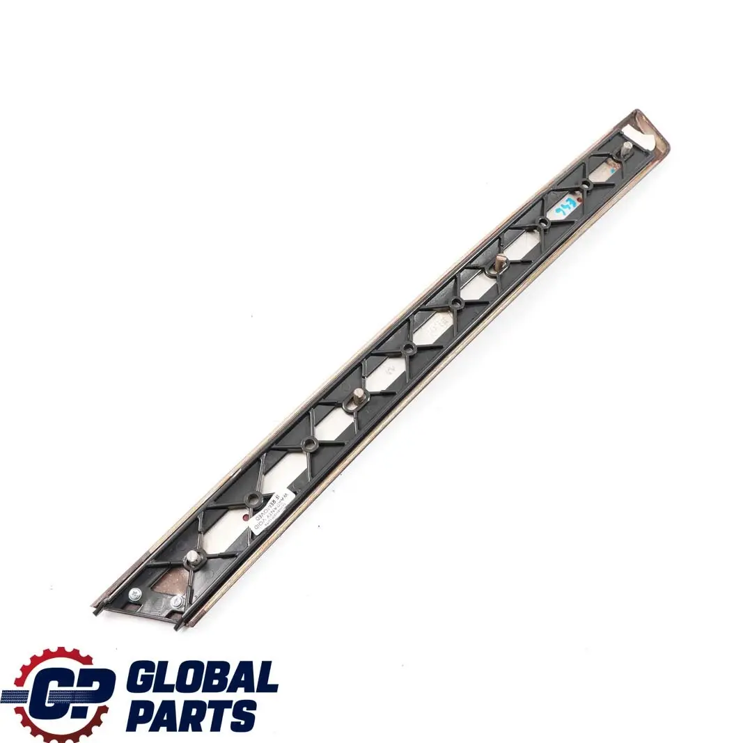 Liston De Madera Cubre Puerta Delantero Izquierdo Madera Myrte para BMW 3 E46 con número de pieza 8200725 BMW 3 E46 Liston De Madera Cubre Puerta Delantero Izquierdo Madera Myrte - SKU 8200725 - Número de pieza 8200725