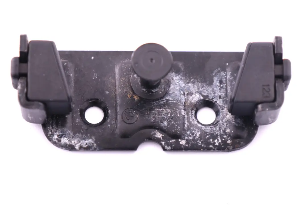 BMW 3 5 6 Z4 Series E46 E60 E63 E64 E85 E86 Trunk Tailgate Catch Bracket - SKU 8203771 - Número de pieza 7840618