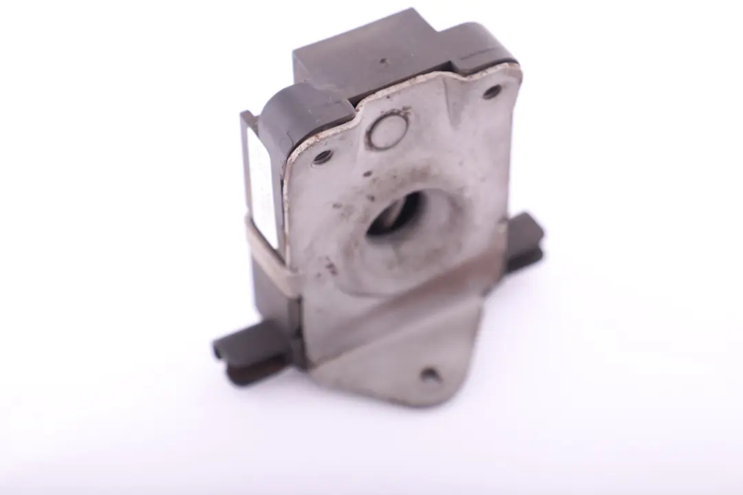 Zamek Maski do BMW E39 E46 X5 E53 o numerze 8203862 BMW E39 E46 X5 E53 Zamek Maski - SKU 8203862 - Numer Części 8203862