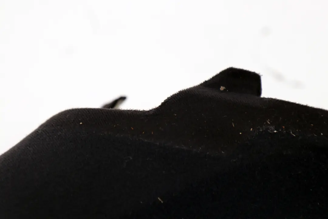 Osłona Słupka Prawa Czarna do BMW X5 E53 o numerze 8203866 BMW X5 E53 Osłona Słupka Prawa Czarna - SKU 8203866 - Numer Części 8203866