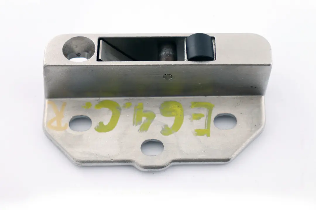 Plegable Top Montaje Placa Base Derecha para BMW E64 con número de pieza 8204286 BMW E64 Plegable Top Montaje Placa Base Derecha - SKU 8204286 - Número de pieza 8204286