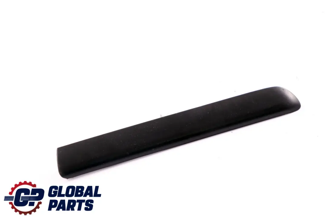 Moldura Guardabarros Delantero Izquierdo Negro para BMW E46 con número de pieza 8208447 BMW E46 Moldura Guardabarros Delantero Izquierdo Negro - SKU 8208447 - Número de pieza 8208447