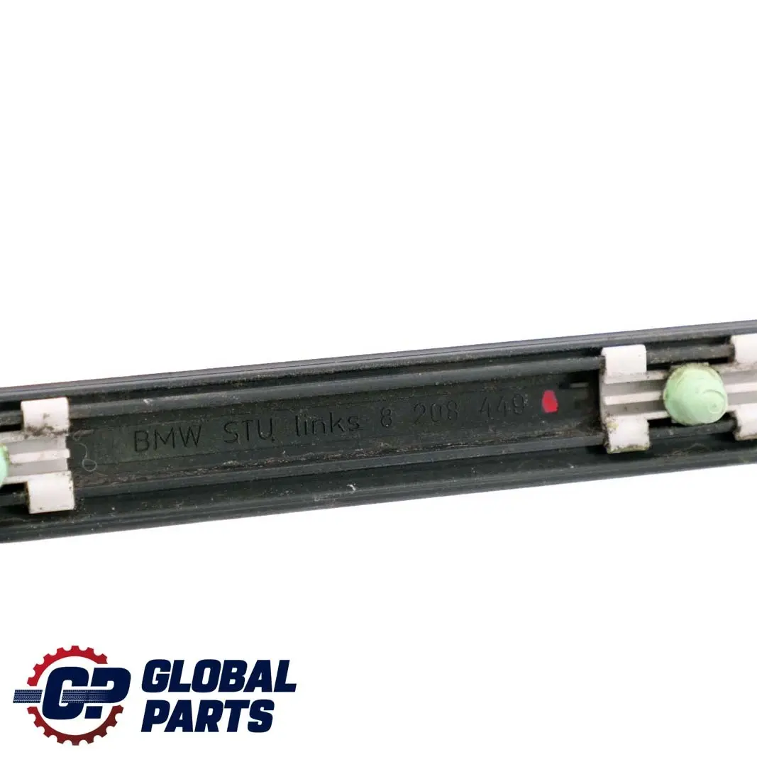 Puerta Delantera Izquierda Moldura Moldura Tira Negro para BMW E46 con número de pieza 8208449 BMW E46 Puerta Delantera Izquierda Moldura Moldura Tira Negro - SKU 8208449 - Número de pieza 8208449