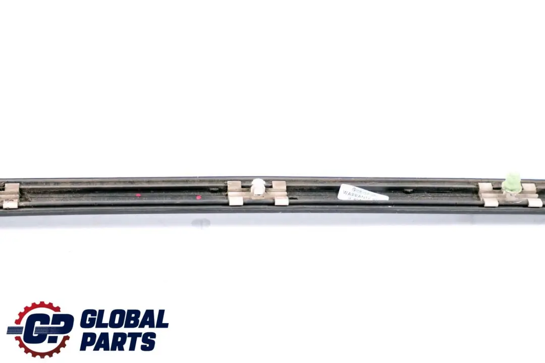 BMW E46 Puerta Trasera Derecha Moldura Moldura Tira Negro 82084502 - SKU 8208452 - Número de pieza 8208452