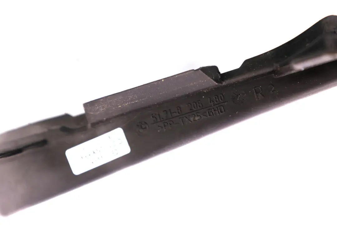 Couvercle Droit Avant pour BMW E46 à propos du numéro de pièce 8208480 BMW E46 Couvercle Droit Avant - SKU 8208480 - Numéro de pièce 8208480