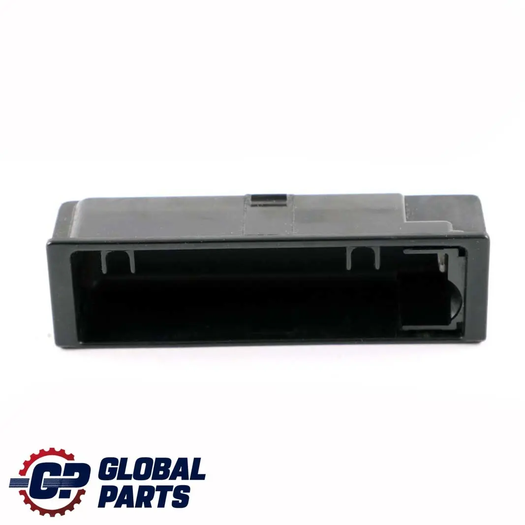 Einsatz Ascher Vorne Mittelkonsole für BMW 3 6 er E46 E63 E64 1 mit Teilenummer 8208722 BMW 3 6 er E46 E63 E64 1 Einsatz Ascher Vorne Mittelkonsole - SKU 8208722-1 - Teilenummer 8208722