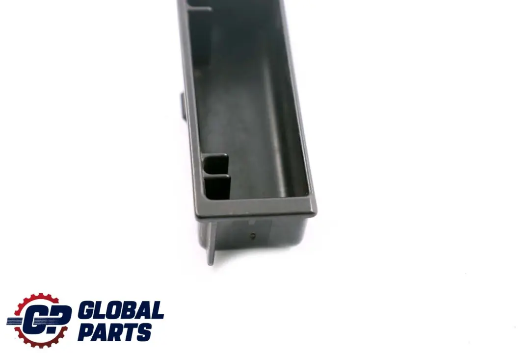 Wkładka Popielniczki Przód do BMW E46 E63 E64 o numerze 8208722 BMW E46 E63 E64 Wkładka Popielniczki Przód - SKU 8208722 - Numer Części 8208722