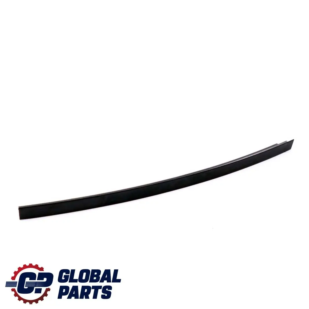 Apertura Fensterf?hrungssteg Posteriore Destro Nero per BMW E46 con numero di parte 8208996 BMW E46 Apertura Fensterf?hrungssteg Posteriore Destro Nero - SKU 8208996 - Numero di parte 8208996