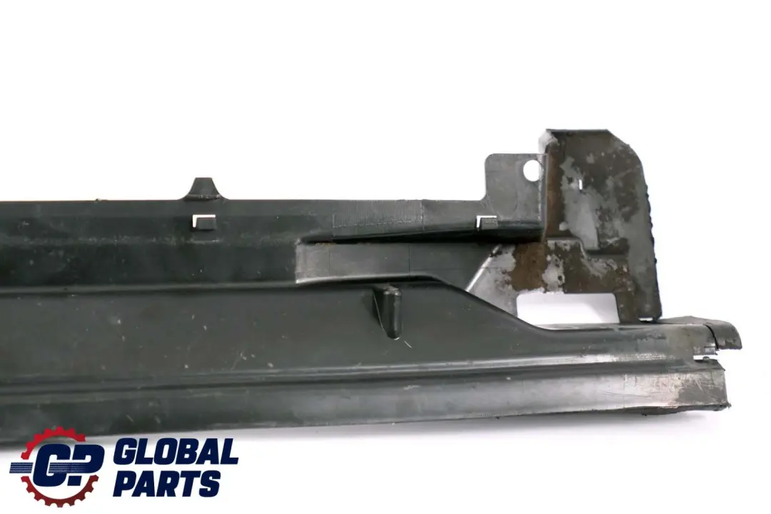 Coolant Radiator Top Cover Trim Panel Air Duct to BMW 3 Series E46 with Part number 8211467 BMW 3 Series E46 Coolant Radiator Top Cover Trim Panel Air Duct - SKU 8211467 - Part number 8211467