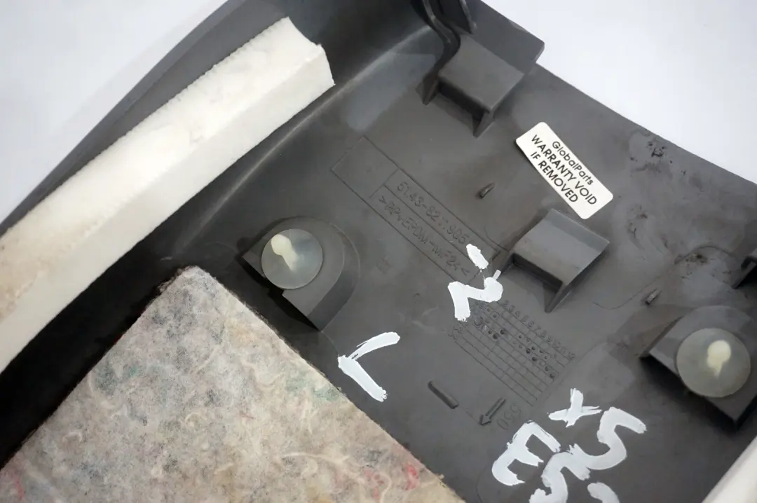 BMW E53 Tapa Columna Centro Inferior Izquierda Gris 8211905 - SKU 8211905-2 - Número de pieza 8259251