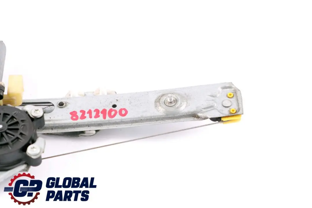 Alzacristalli Elettrici Posteriore Destra per BMW E46 con numero di parte 8212100 BMW E46 Alzacristalli Elettrici Posteriore Destra - SKU 8212100 - Numero di parte 8212100