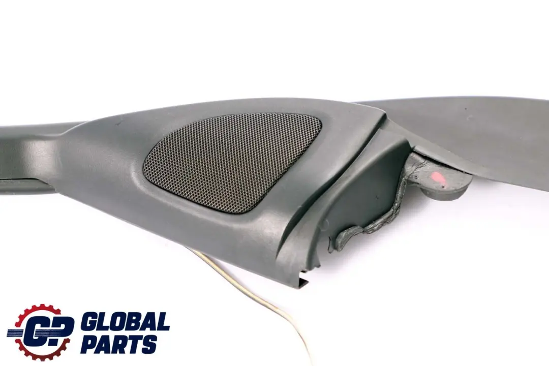 Copertura Cornice Finestrino SX Nero per BMW E46 con numero di parte 8212521 BMW E46 Copertura Cornice Finestrino SX Nero - SKU 8212521 - Numero di parte 8212521