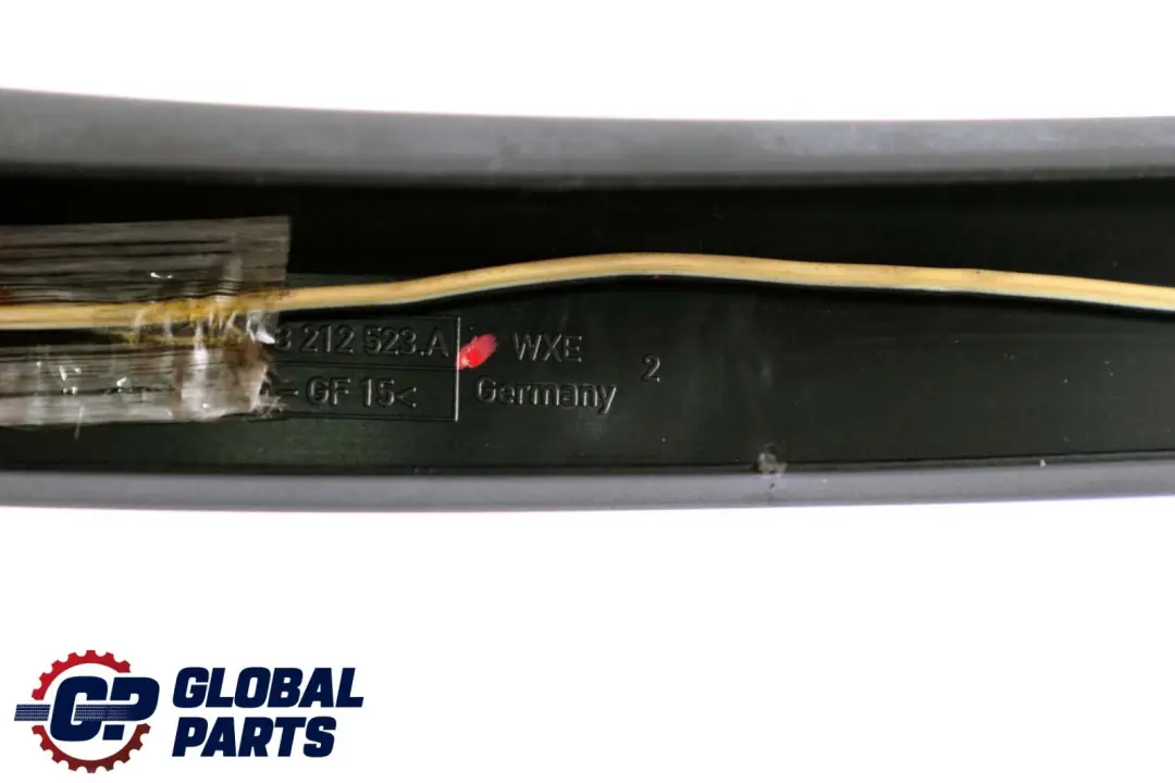 Tapa Trasera Marco Ventana Puerta Izquierda para BMW E46 Berlina con número de pieza 8212523 BMW E46 Berlina Tapa Trasera Marco Ventana Puerta Izquierda - SKU 8212523 - Número de pieza 8212523