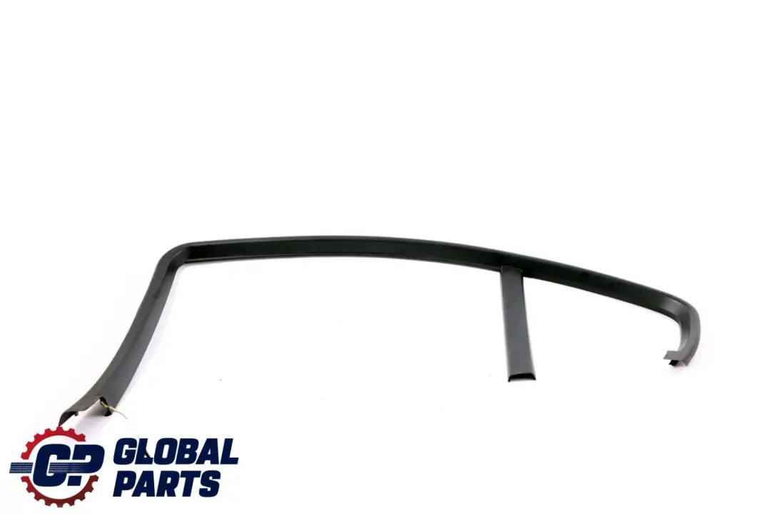 Copertura Cornice Finestrino Porta Posteriore Dx per BMW E46 Berlina con numero di parte 8212524 BMW E46 Berlina Copertura Cornice Finestrino Porta Posteriore Dx - SKU 8212524 - Numero di parte 8212524