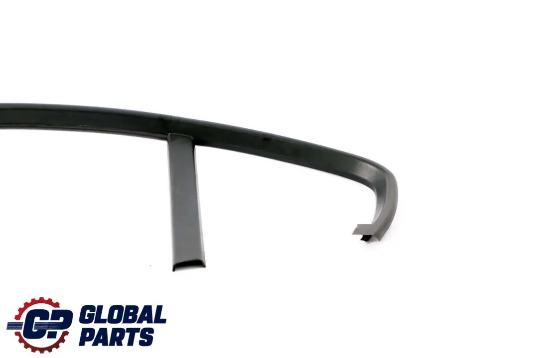 Copertura Cornice Finestrino Porta Posteriore Dx per BMW E46 Berlina con numero di parte 8212524 BMW E46 Berlina Copertura Cornice Finestrino Porta Posteriore Dx - SKU 8212524 - Numero di parte 8212524