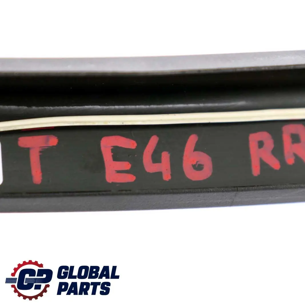 BMW E46 Touring Tapa Marco Ventana Puerta Trasera Derecha - SKU 8212526 - Número de pieza 8212526