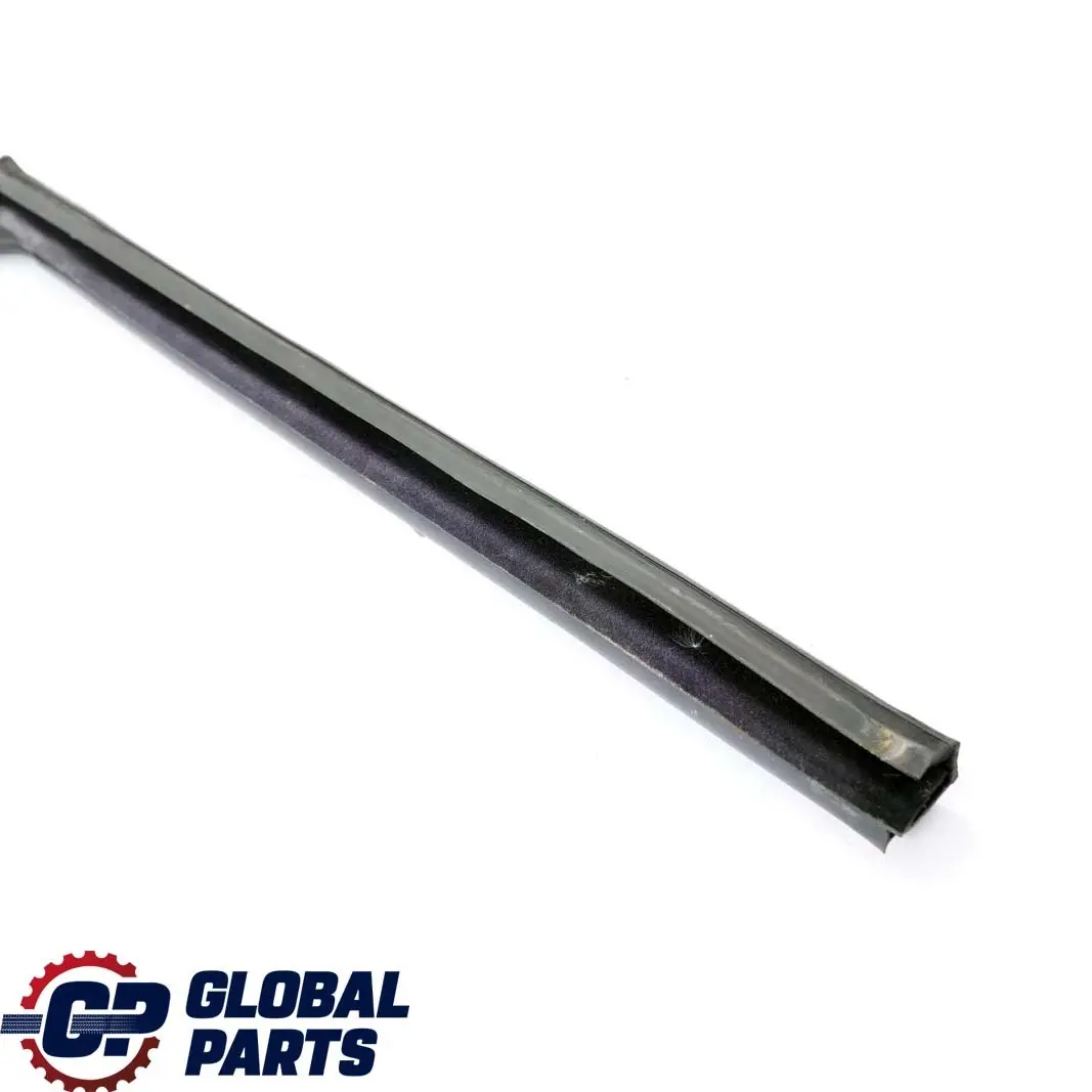 Combi Berline Guidage de Fenetre Joint Porte avant Gauche pour BMW 3 E36 à propos du numéro de pièce 8213981 BMW 3 E36 Combi Berline Guidage de Fenetre Joint Porte avant Gauche - SKU 8213981 - Numéro de pièce 8213981
