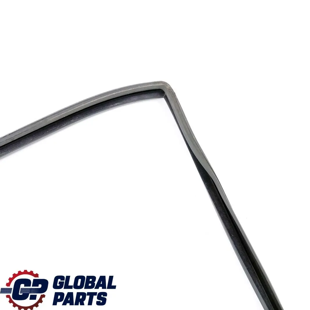 BMW 3 E36 Berline Saloon Guidage de Fenetre Joint Porte Arriere Gauche 821398 - SKU 8213983 - Numéro de pièce 8213983