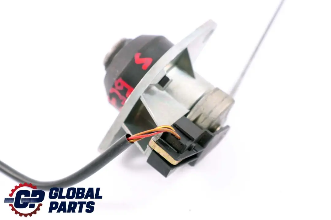 Kofferraum deckel verschluss hinten 8363699 für BMW E39 mit Teilenummer 8216811 BMW E39 Kofferraum deckel verschluss hinten 8363699 - SKU 8216811 - Teilenummer 8216811