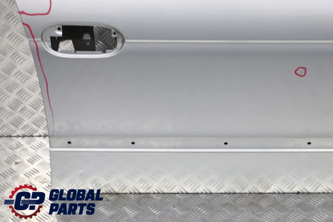 Tür Vorne Links Arktis Silber Metallic - 309 für BMW 5 E39 Limousine Touring mit Teilenummer 8216818 BMW 5 E39 Limousine Touring Tür Vorne Links Arktis Silber Metallic - 309 - SKU 8216818-AS - Teilenummer 8216818