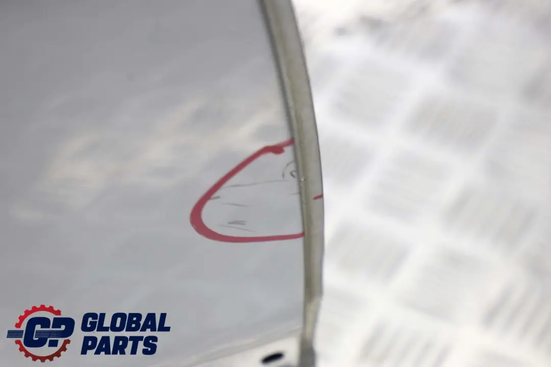 Tür Vorne Links Arktis Silber Metallic - 309 für BMW 5 E39 Limousine Touring mit Teilenummer 8216818 BMW 5 E39 Limousine Touring Tür Vorne Links Arktis Silber Metallic - 309 - SKU 8216818-AS - Teilenummer 8216818