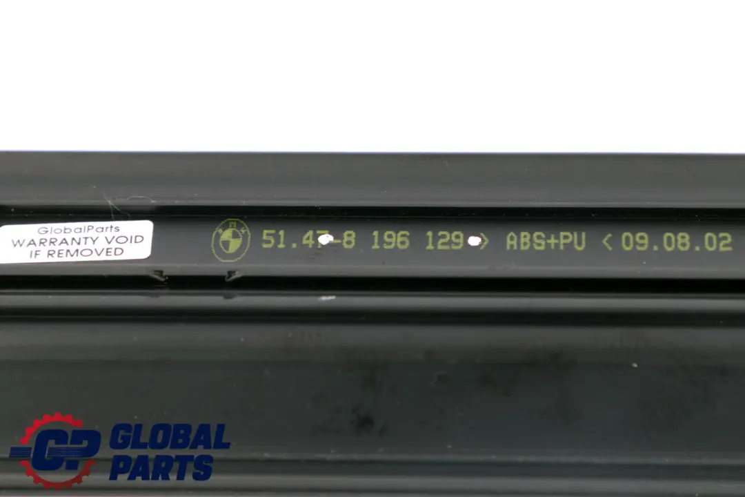 Tapa Tira Entrada Delantera Izquierda Derecha Embellecedor Negro 8196129 para BMW E46 con número de pieza 8219189 BMW E46 Tapa Tira Entrada Delantera Izquierda Derecha Embellecedor Negro 8196129 - SKU 8219189 - Número de pieza 8219189