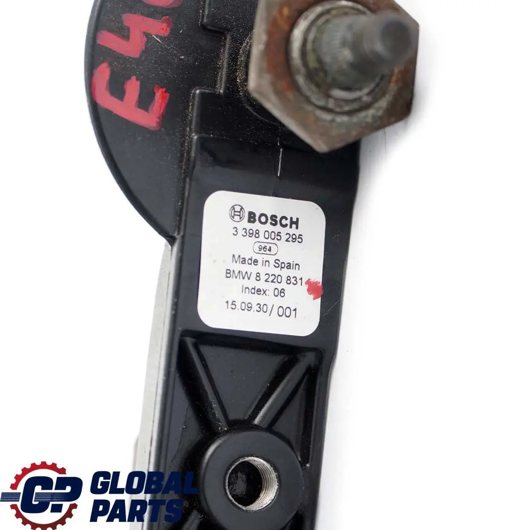 Perno Tergicristallo Cuscinetto Assale Lunotto Deviazione per BMW E46 con numero di parte 8220831 BMW E46 Perno Tergicristallo Cuscinetto Assale Lunotto Deviazione - SKU 8220831 - Numero di parte 8220831