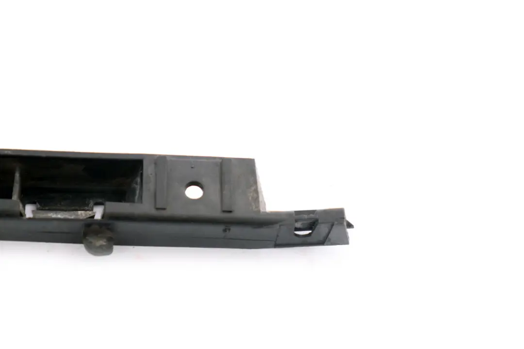 BMW E65 E66 E67 Registrazione Laterale Paraurti Anteriore Sinistra - SKU 8223247 - Numero di parte 51118223247