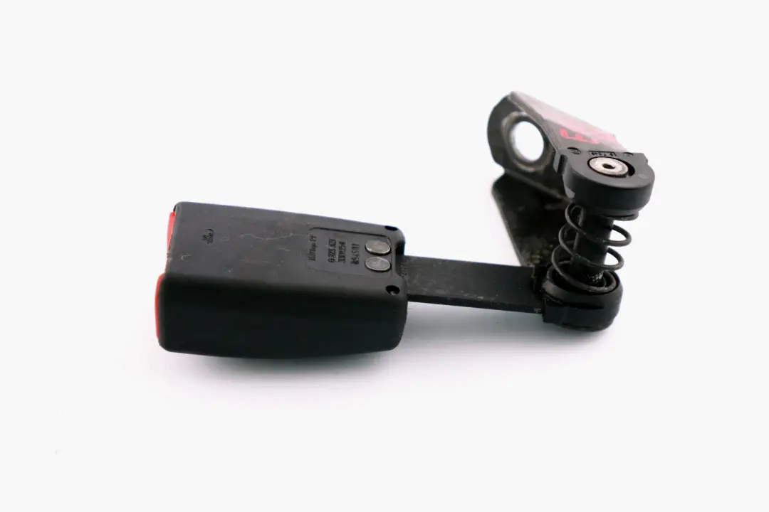 Zamek pasów tył lewy do BMW E65 E66 E67 o numerze 8223323 BMW E65 E66 E67 Zamek pasów tył lewy - SKU 8223323 - Numer Części 8223323