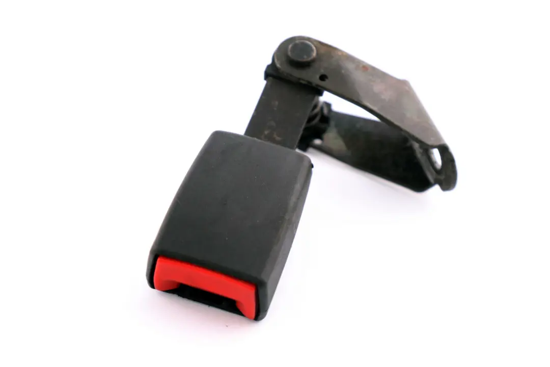 Hebilla inferior del cinturon trasero izquierdo para BMW E65 E66 E67 con número de pieza 8223323 BMW E65 E66 E67 Hebilla inferior del cinturon trasero izquierdo - SKU 8223323 - Número de pieza 8223323