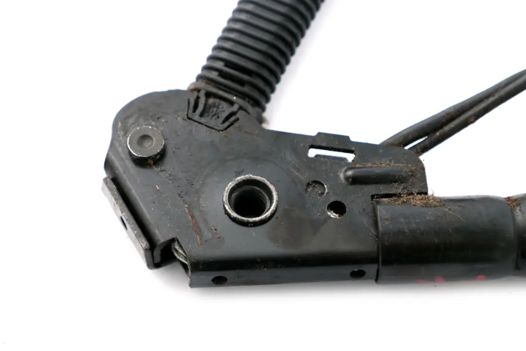 BMW 7 Series E65 E66 Front Right Seat O/S Lower Belt Tensioner Buckle - SKU 8223330 - Part number 8223330