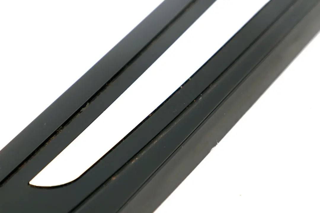 Osłona listwa progowa progu lewa do BMW 7 E65 E66 o numerze 8223551 BMW 7 E65 E66 Osłona listwa progowa progu lewa - SKU 8223551 - Numer Części 8223551