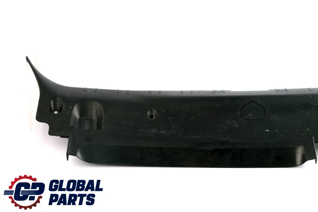 Obudowa Osłona Listwa Bagażnika Tył do BMW E65 E66 o numerze 8223560 BMW E65 E66 Obudowa Osłona Listwa Bagażnika Tył - SKU 8223560 - Numer Części 8223560