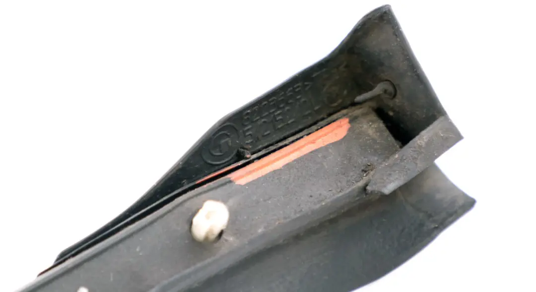 Guarnizione T?rfuge Inferiore Anteriore Sinistra per BMW E65 E66 E67 con numero di parte 8223663 BMW E65 E66 E67 Guarnizione T?rfuge Inferiore Anteriore Sinistra - SKU 8223663 - Numero di parte 8223663