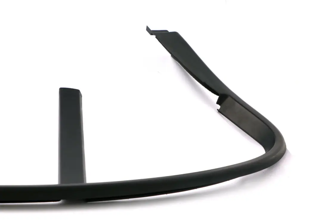 Abdeckung Fensterrahmen Tür hinten links 5135 für BMW 7 E65 mit Teilenummer 8223755 BMW 7 E65 Abdeckung Fensterrahmen Tür hinten links 5135 - SKU 8223755 - Teilenummer 8223755