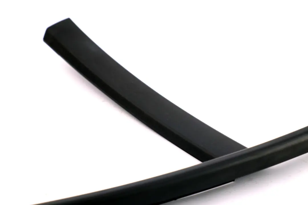 BMW E87 Copertura Cornice Finestrino Porta Posteriore Dx 51357121156 - SKU 8223756 - Numero di parte 8223756